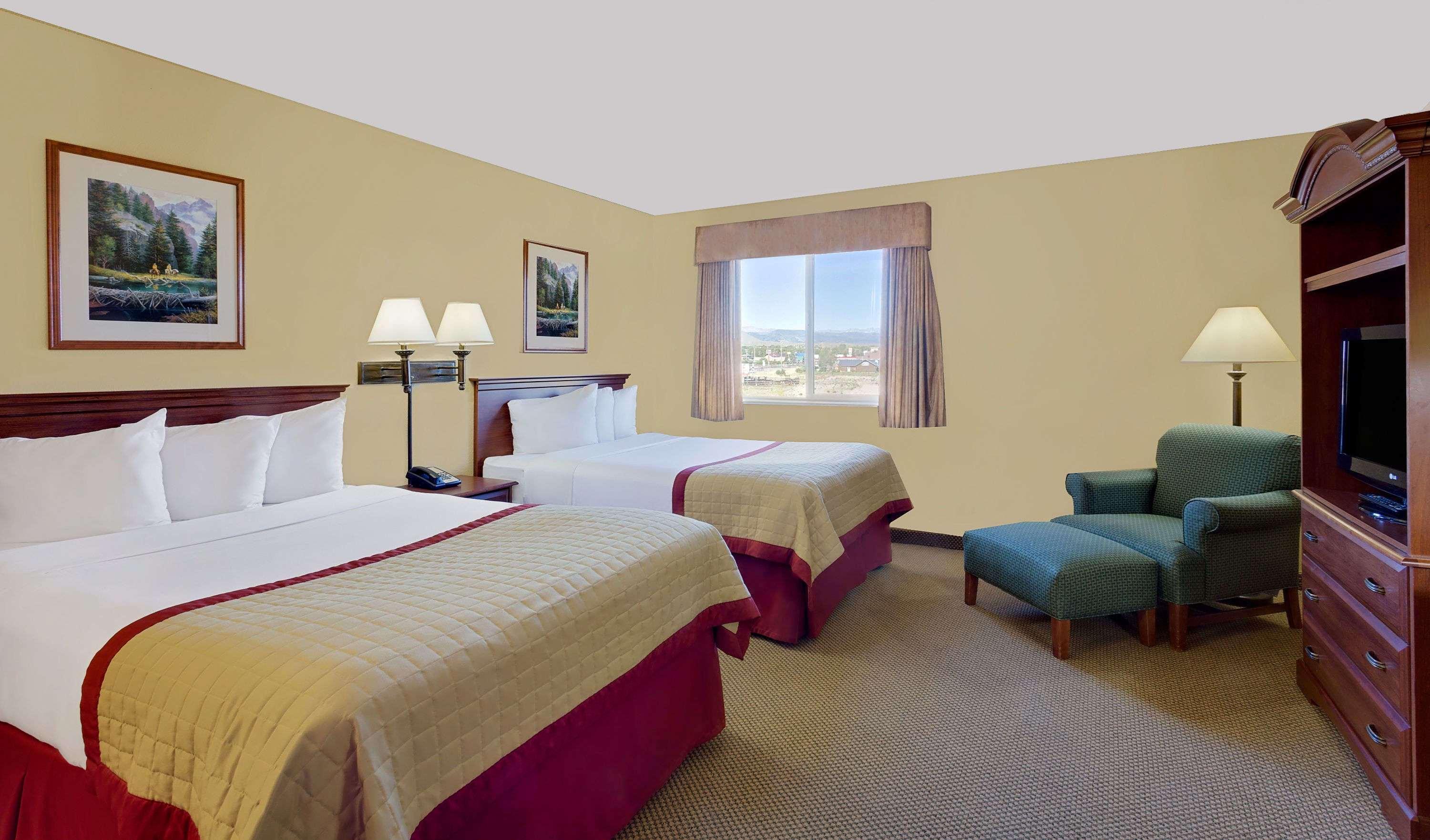 Pinedale Hotel & Suites Zewnętrze zdjęcie