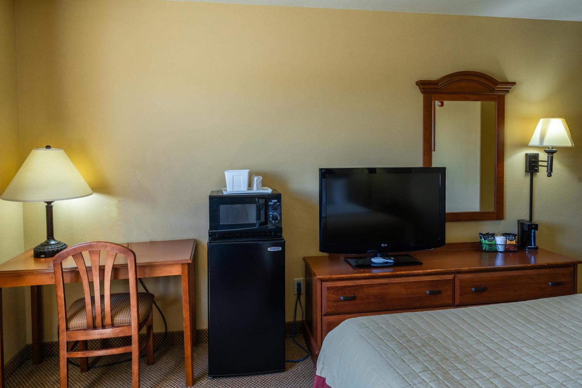 Pinedale Hotel & Suites Zewnętrze zdjęcie